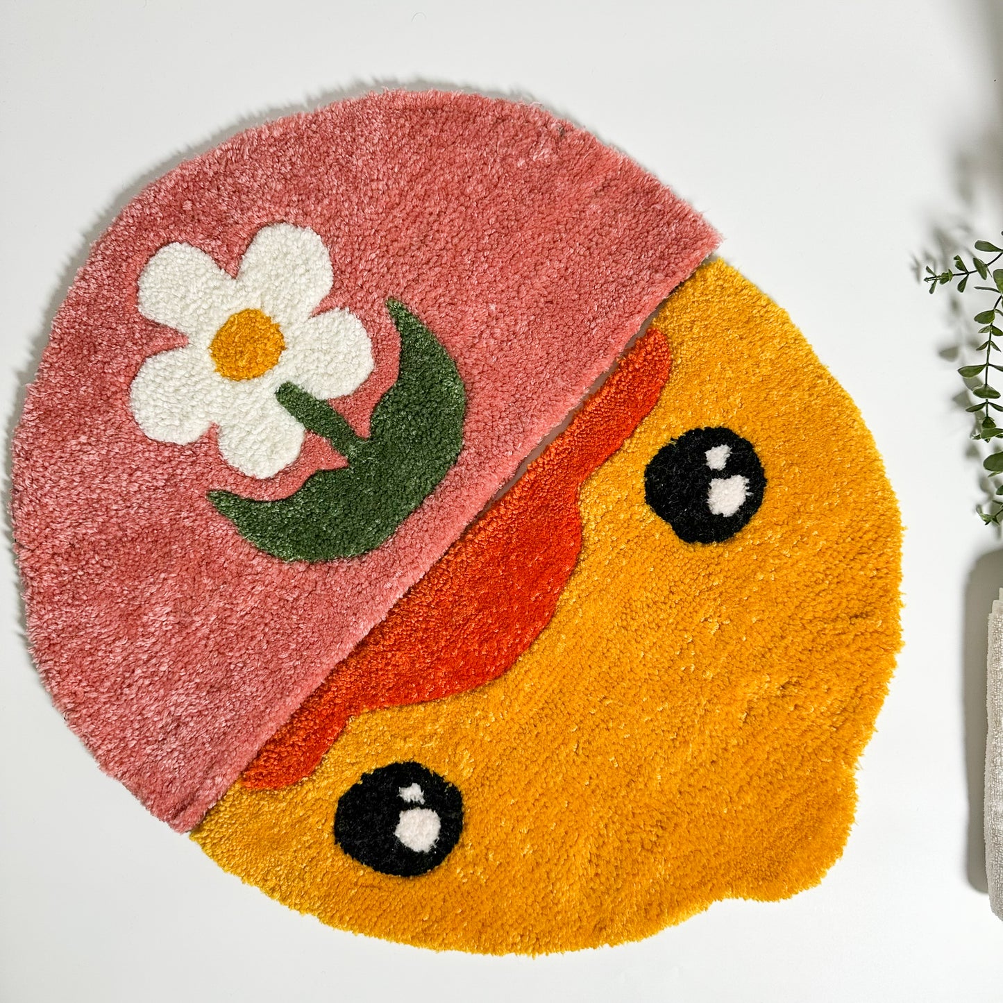 Pink Daisy Patterned Tufted Rug
