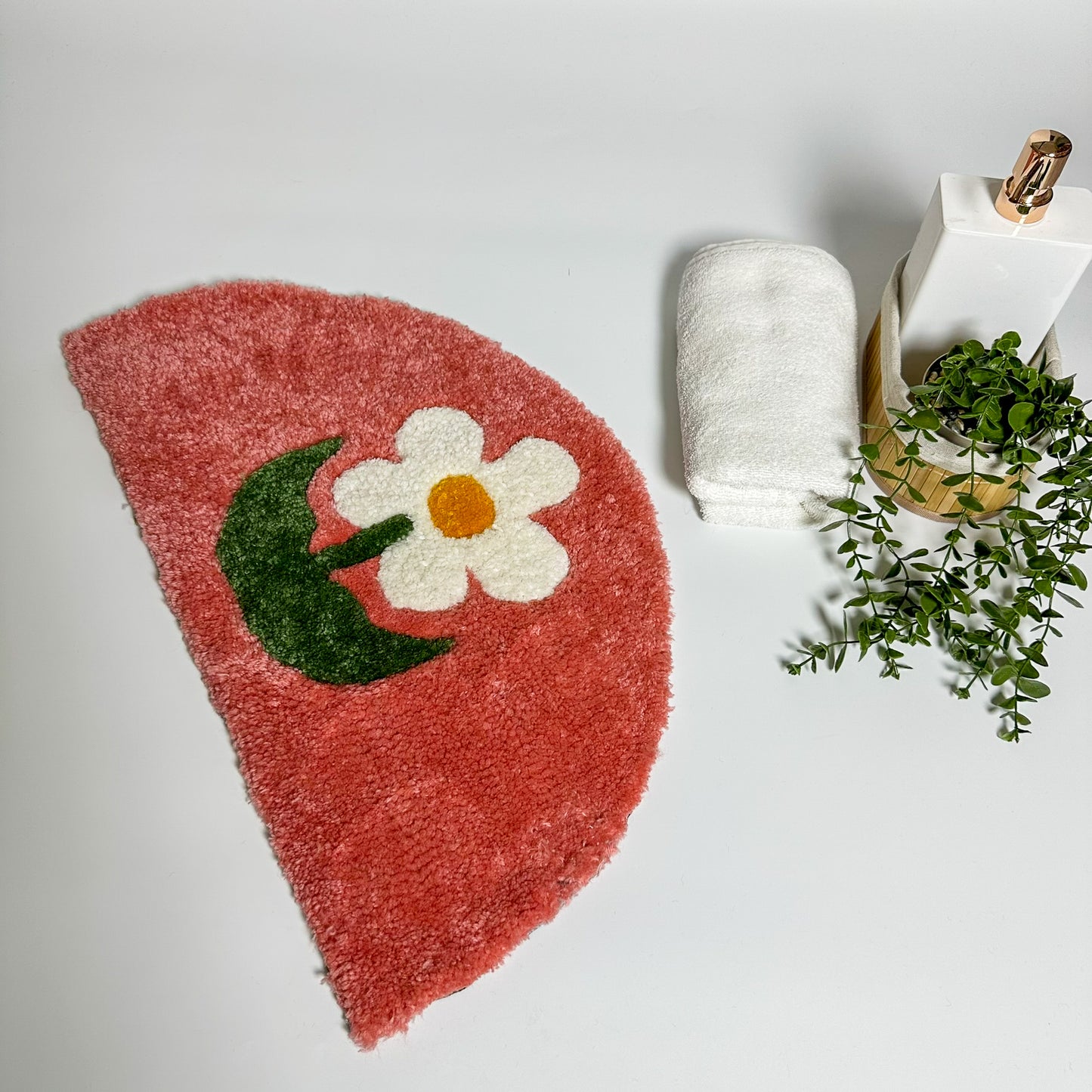 Pink Daisy Patterned Tufted Rug