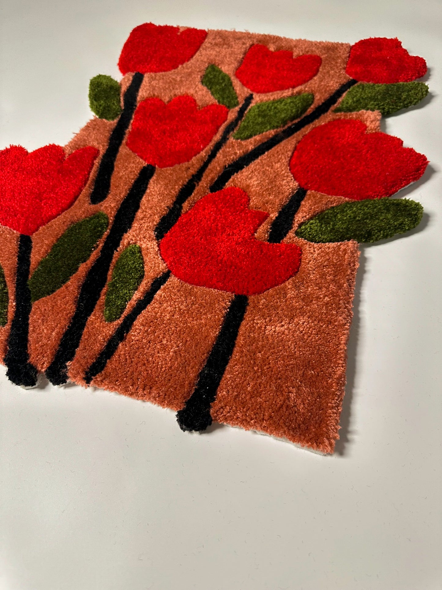 Cümbüş-i Lale Tulip Patterned Handmade Tufting Rug, Doormat