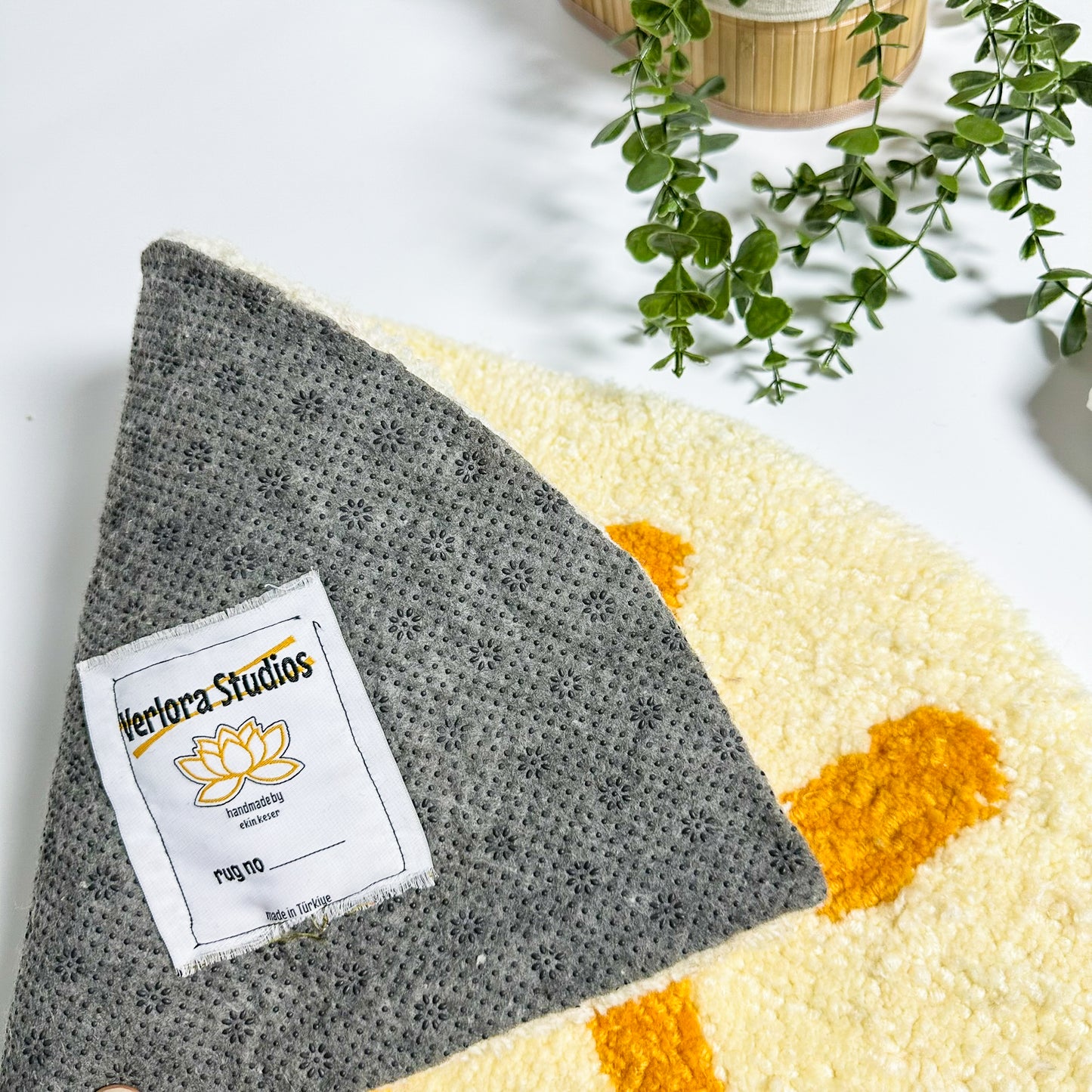 Handmade Tufting Rug with Sun Design