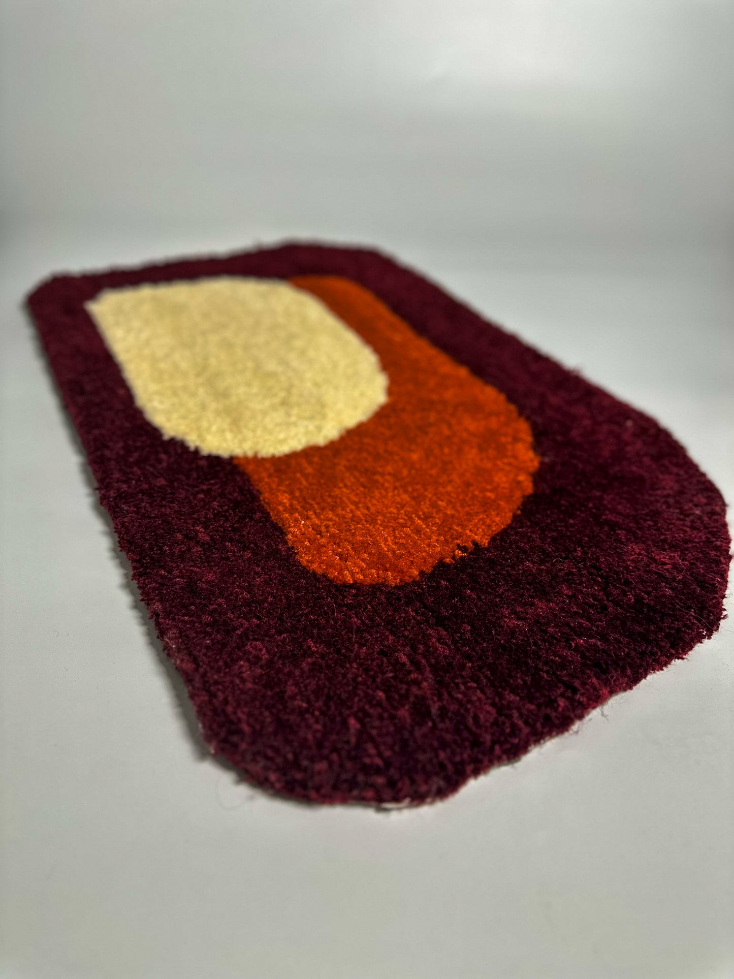 Crimson Waves – Modern Handmade Decorative Tufted Rug