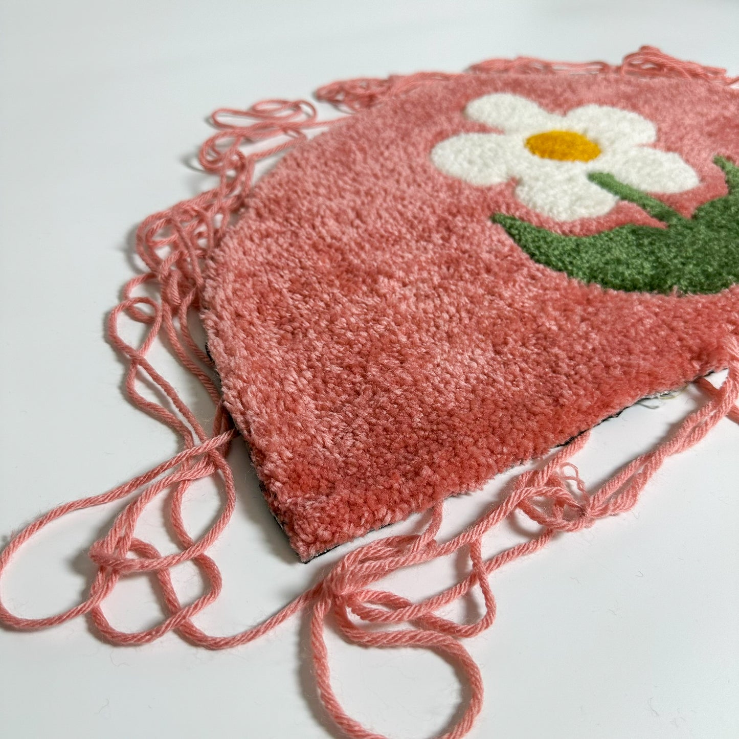 Pink Daisy Patterned Tufted Rug