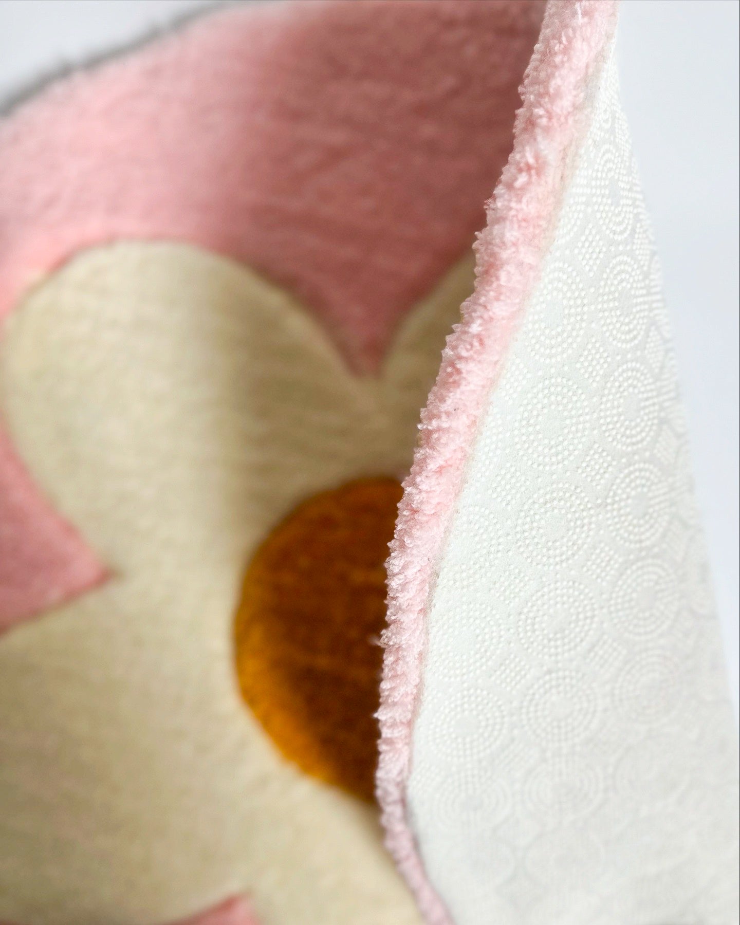 Blossom in Pink – Handmade Tufted Flower Rug