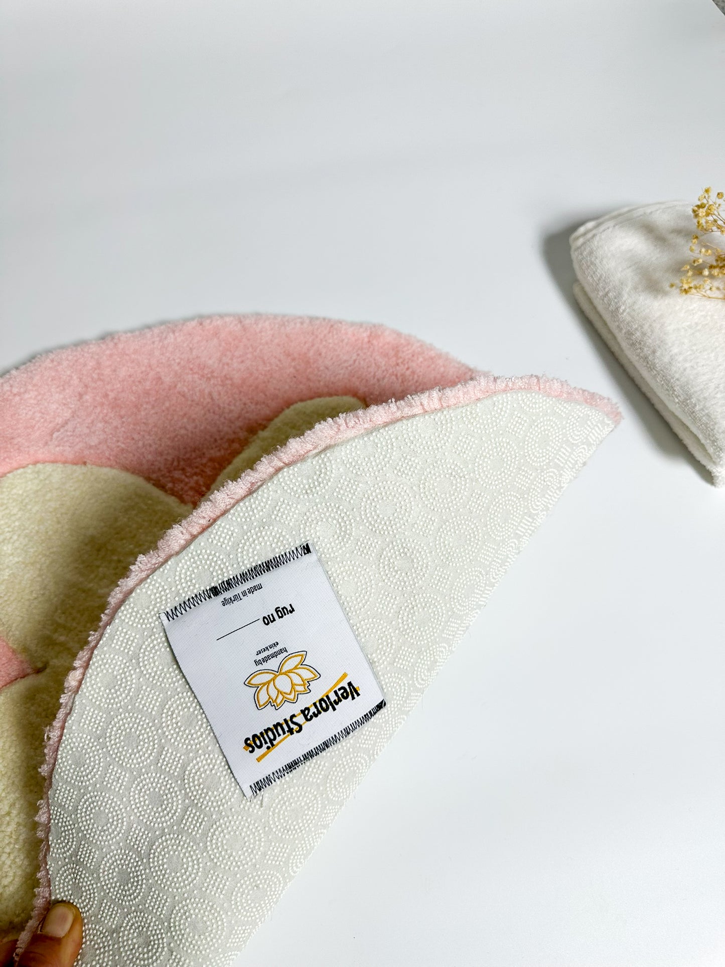 Blossom in Pink – Handmade Tufted Flower Rug