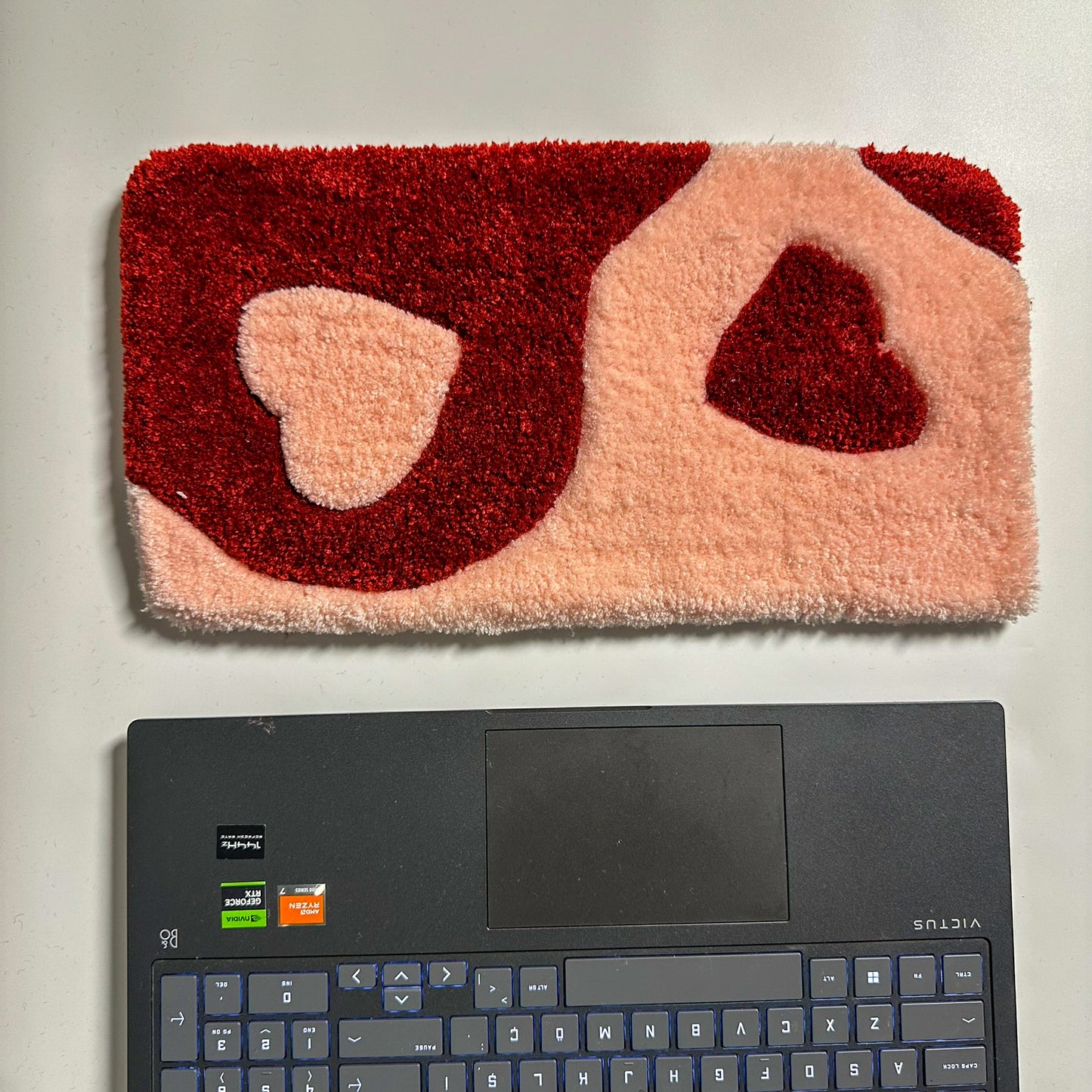 Yin Yang – Heart-Shaped Handmade Keyboard Mat